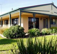 Bells By The Beach Holiday House - Kawana Tourism