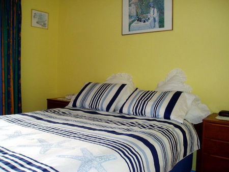 Bells By The Beach Holiday House - Kawana Tourism 3