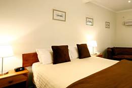 Best Western New Crossing Place Motel - Kawana Tourism 1