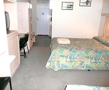 Mallacoota Hotel Motel - Kawana Tourism 1