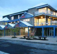 The Island Accommodation - Kawana Tourism