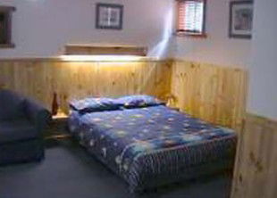 Ocean Grove Cedar Cabins - Kawana Tourism 1