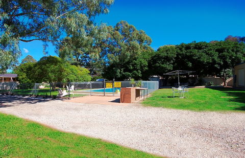 Wattle Motel - Kawana Tourism 3