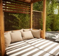 Lake House - Kawana Tourism