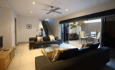Alex Beach House - Kawana Tourism 5