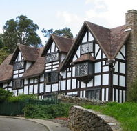 William Shakespeare's Bed  Breakfast - Kawana Tourism