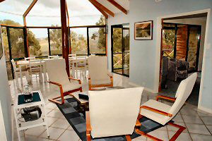 Ascot Holiday House - Kawana Tourism 0