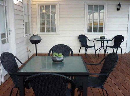 Calgary House & Cottage Accommodation - Kawana Tourism 3