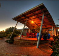 Samson Beach Chalets - Kawana Tourism