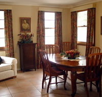 Pratically Lakeside B  B - Kawana Tourism