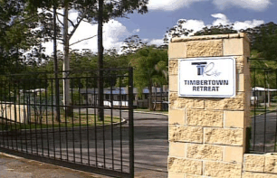 Timbertown Retreat - Kawana Tourism