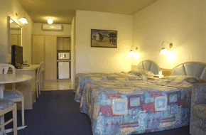 In Town Motor Inn - Kawana Tourism 2