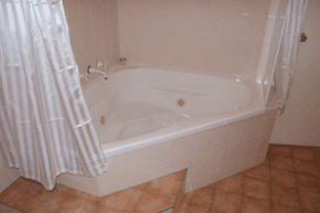 Burke  Wills Motor Inn - Kawana Tourism
