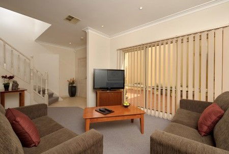 Apartments At Kew - Kawana Tourism 1