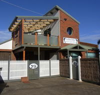 Black Dolphin Townhouse and Apartment - Kawana Tourism