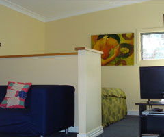 Artist Studio Cottage - Kawana Tourism 1