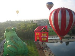 Balloon Safari - Kawana Tourism 2
