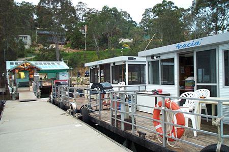 Clyde River Houseboats - Kawana Tourism 0