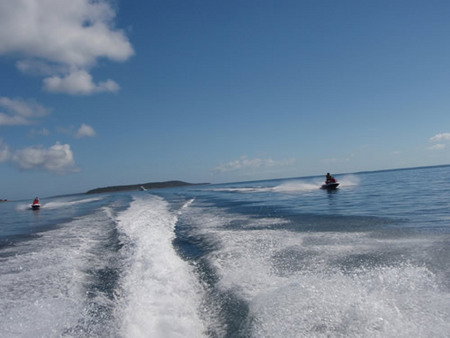 Aquavue Cafe Watersports - Kawana Tourism 7