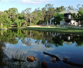 Lake House Gallery - Kawana Tourism 0