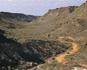Shothole Canyon - Kawana Tourism 0