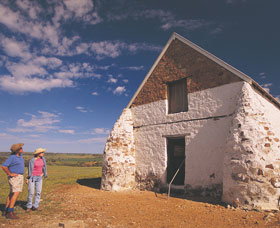 Oakabella Homestead - Kawana Tourism 0
