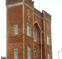 Barracks Archway - Kawana Tourism