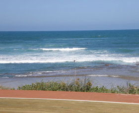 Flat Rocks - Kawana Tourism 0