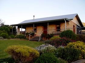 Tim Gramp Wines - Kawana Tourism 0