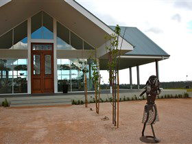 ArtWine Cellar Door - Kawana Tourism 0