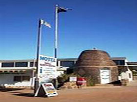 Andamooka Dukes Bottlehouse Museum - Kawana Tourism 0