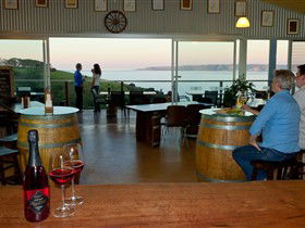 Dudley Cellar Door - Kawana Tourism 0
