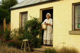 Grannie Rhodes' Cottage - Turn The Key Of Time - Kawana Tourism 0