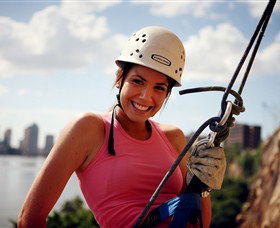 Kangaroo Point Cliffs - Kawana Tourism 0