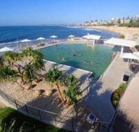 Kings Beach - Beachfront Salt Water Pool - Kawana Tourism