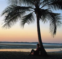 Town Beach - Kawana Tourism