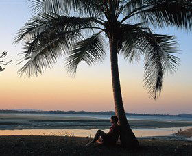 Town Beach - Kawana Tourism 0
