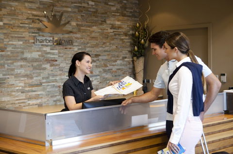 Harbour Town Outlet Shopping Centre - Kawana Tourism 2