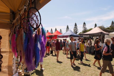 Broadbeach Beachfront Markets - Kawana Tourism 2
