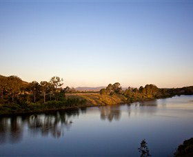 Lake Wivenhoe - Kawana Tourism 0