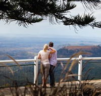Picnic Point Lookout And Parkland - Kawana Tourism