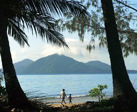Family Islands National Park - Kawana Tourism 0