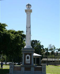 World War I Memorial Cenotaph And Jubilee Park - Kawana Tourism 0