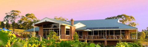 Wild Cattle Creek Estate Winery Restaurant - Kawana Tourism 5