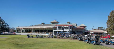 Club Catalina - Kawana Tourism 5