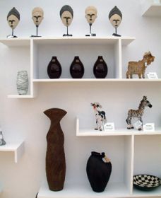 Swinging Swaggy Pottery, Gift Ware And Cafe - Kawana Tourism 0