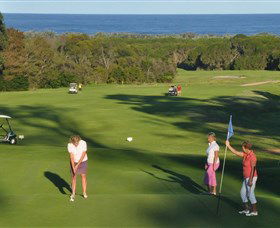 Tura Beach Country Club - Kawana Tourism 0