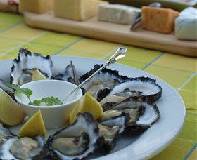 Oyster Shed On Wray Street - Kawana Tourism 0