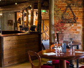 Jones Winery & Vineyard Cafe - Kawana Tourism 0