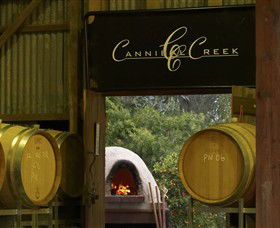 Cannibal Creek Vineyard - Kawana Tourism 0